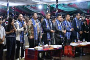 Hardyanto Dede Berkhotbah di Samosir, Bupati Vandiko: Pembangunan Infrastruktur dan Rohani Harus Seimbang