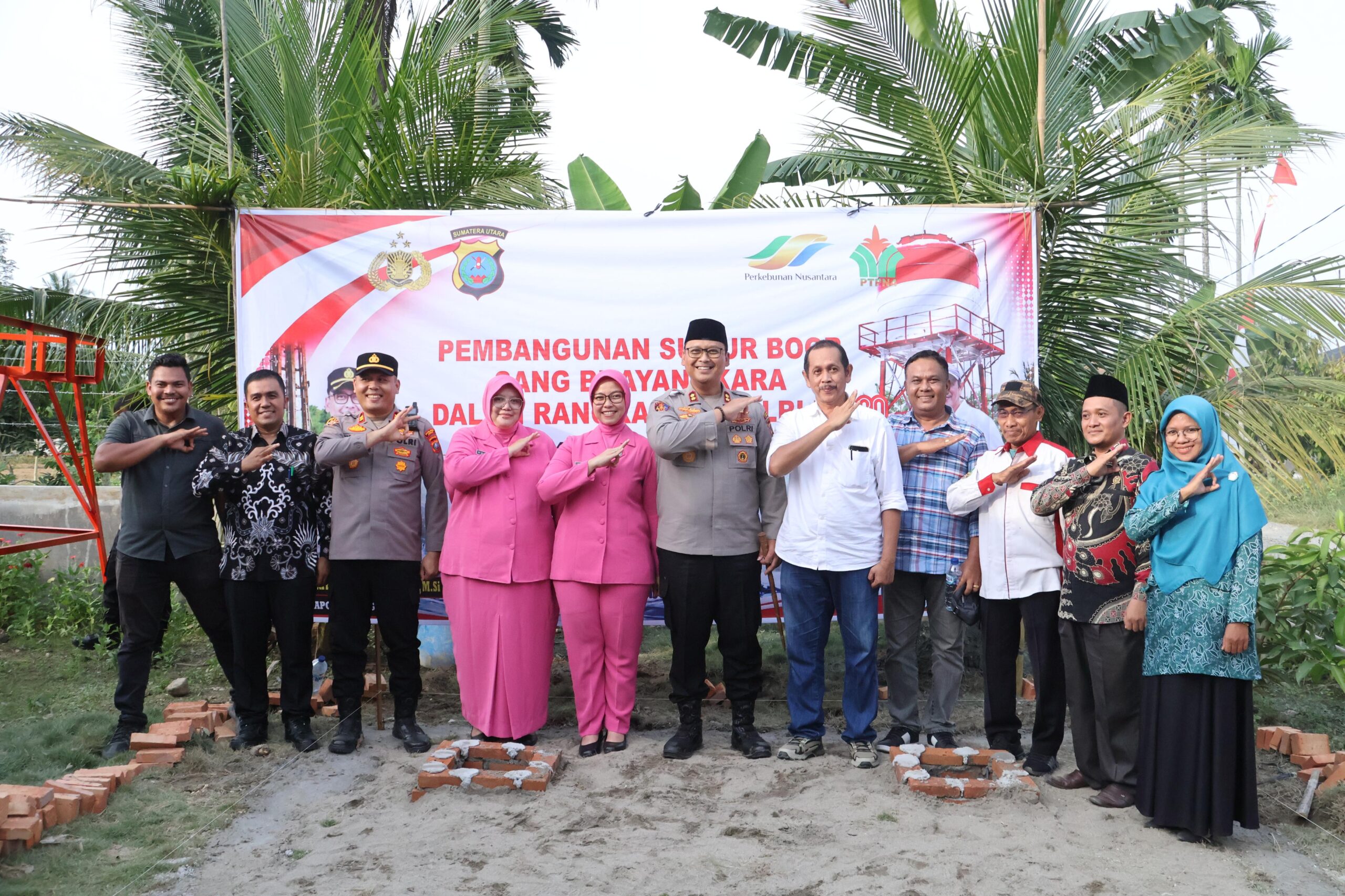 Kapolres Langkat Letakkan Batu Pertama Sumur Bor untuk Warga Tanjung Putus