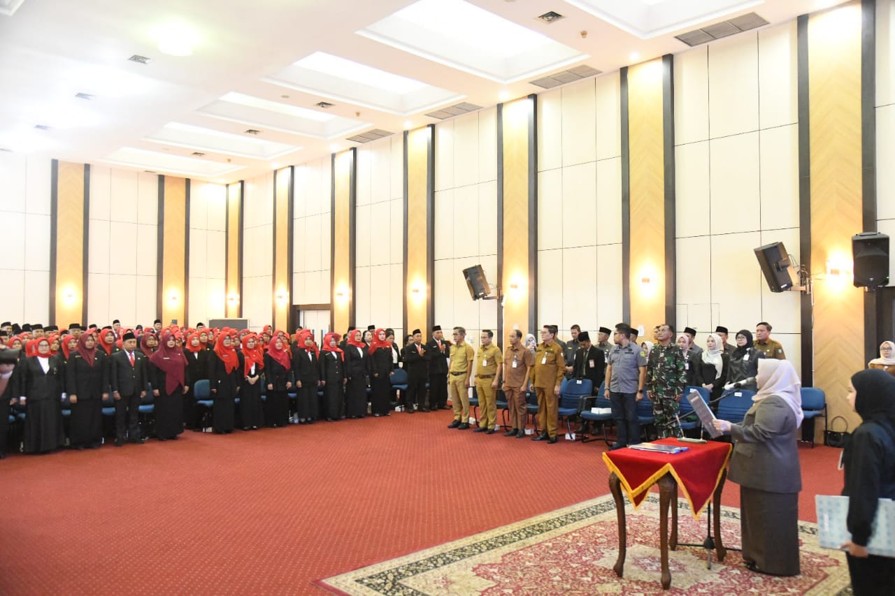 Lantik 215 Kepala Sekolah, Bupati Kasmarni Tegaskan Zero Tolerance terhadap Pungli PPDB