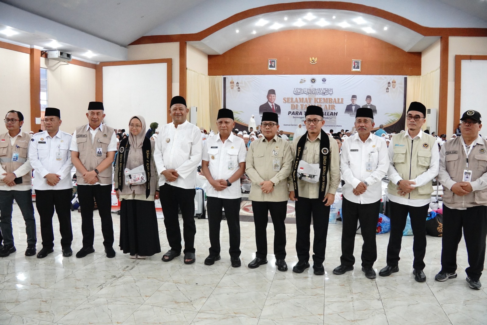 Wagub Sumut Sambut Kepulangan Jemaah Haji Kloter 02 Debarkasi Medan