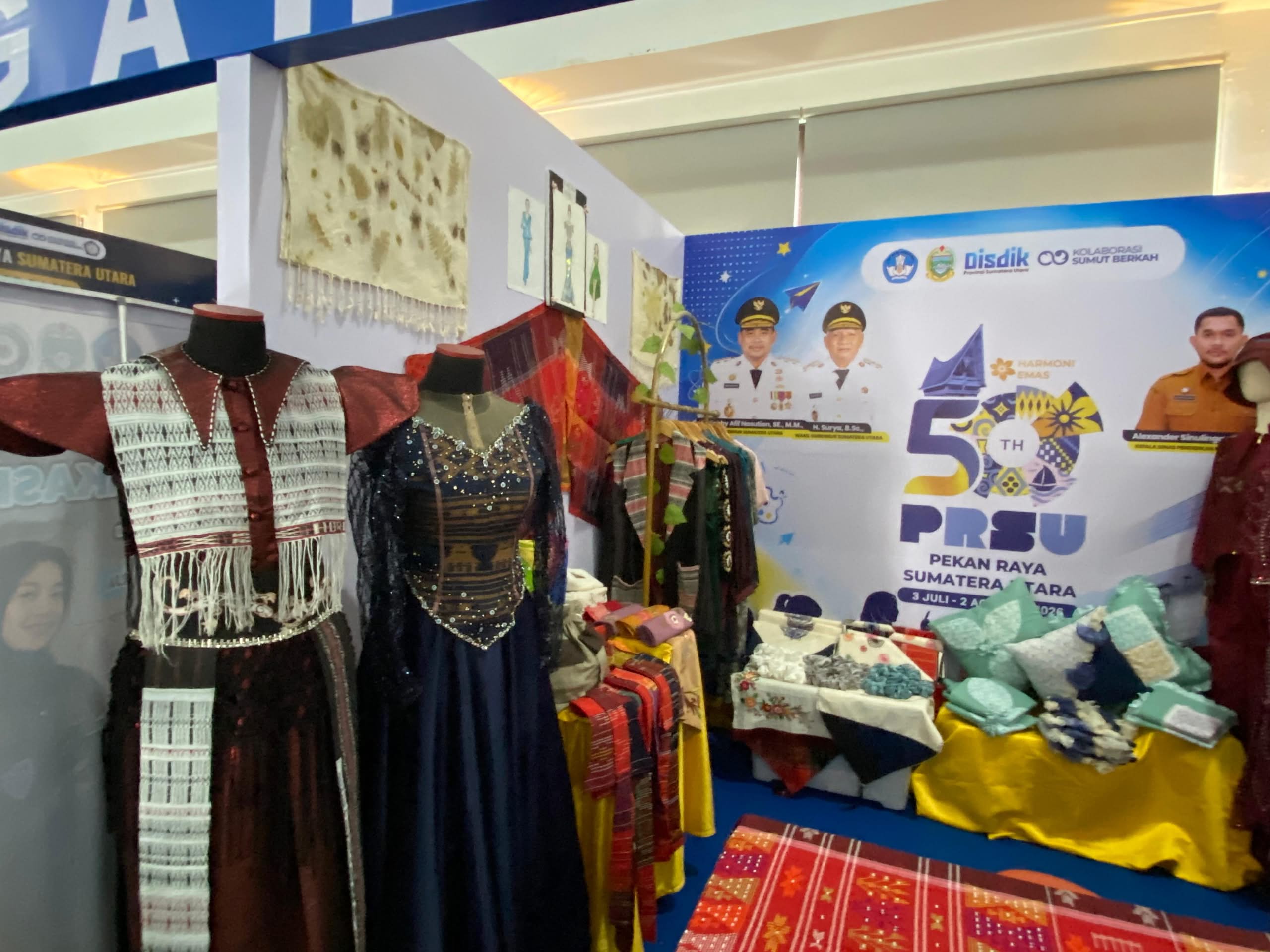 Teks Photo : Stand SMKN 10 Medan