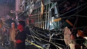 Truk Diduga Rem Blong Picu Kecelakaan Beruntun di Labusel, 2 Tewas dan 13 Orang Terluka