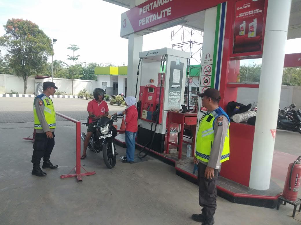 Jaga Keamanan Wilayah, Polsek Padang Tualang Rutin Laksanakan Patroli Obyek Vital Pada SPBU