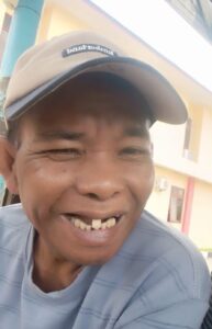 Perdamean Sitepu Kembali Mengmuk, Barsen Barus Di Pukuli Pakai Botol Dan Balok, Dua Gigi Rontok Jatuh Ke Tanah
