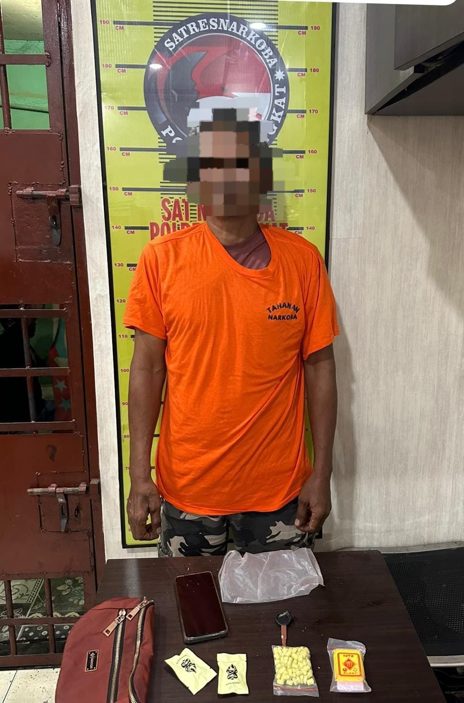 Polres Langkat Tangkap Pria 49 Tahun dan Barang Bukti 100 Butir Diduga Ekstasi