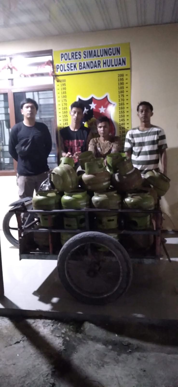 Reskrim Polsek Bandar Huluan Bongkar Pencurian 34 Tabung Gas, Dua Pelaku Diamankan