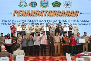 Jadi Orang Tua Asuh Nazir Wakaf, Gubsu Bobby Dorong Percepatan Sertifikasi Tanah Wakaf di Sumut