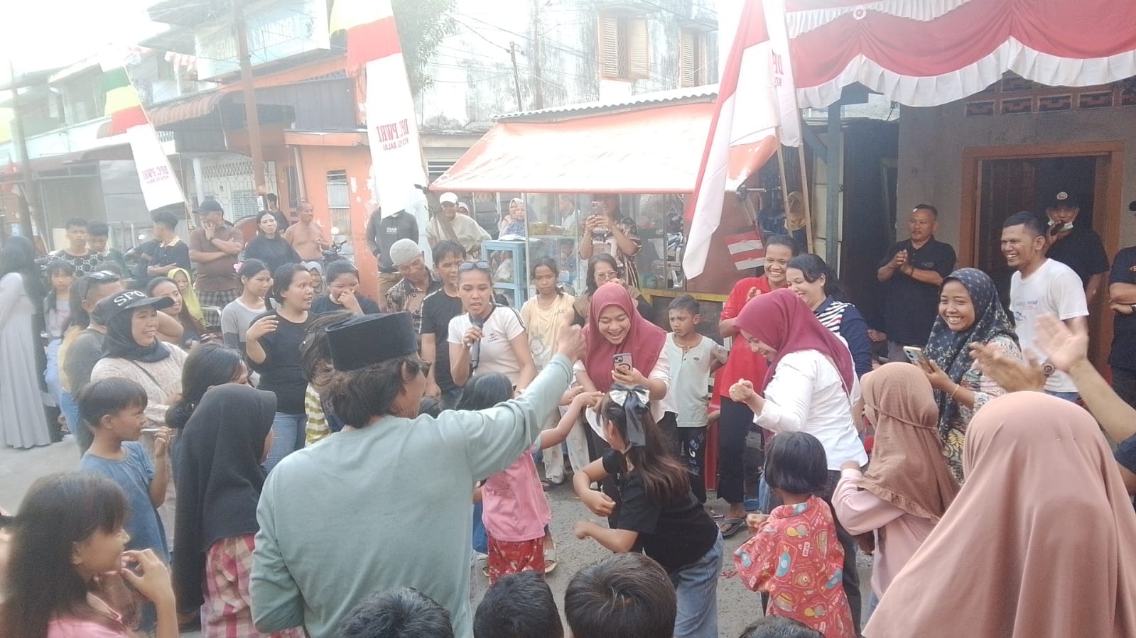 Semarak HUT Kemerdekaan RI Ke-81, DPC-PWRI Tanjungbalai Gelar Kegiatan Berbagi Kebahagiaan