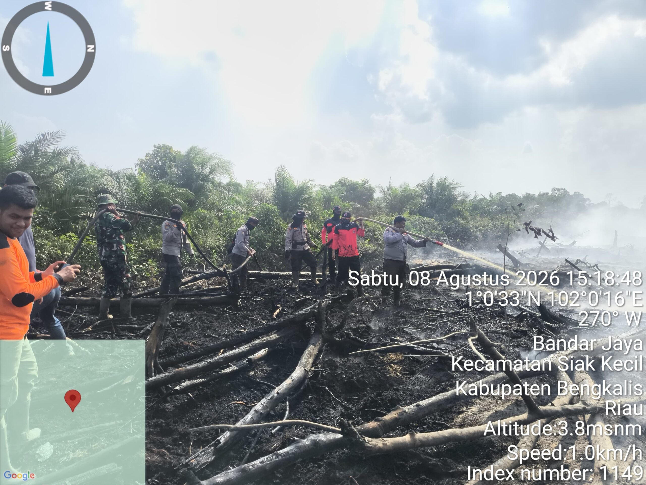 Jinakkan Karhutla, Polres Bengkalis Bersama TNI, BPBD, Manggala Agni, MPA dan PT TKWL Berjibaku di Siak Kecil dan Mandau