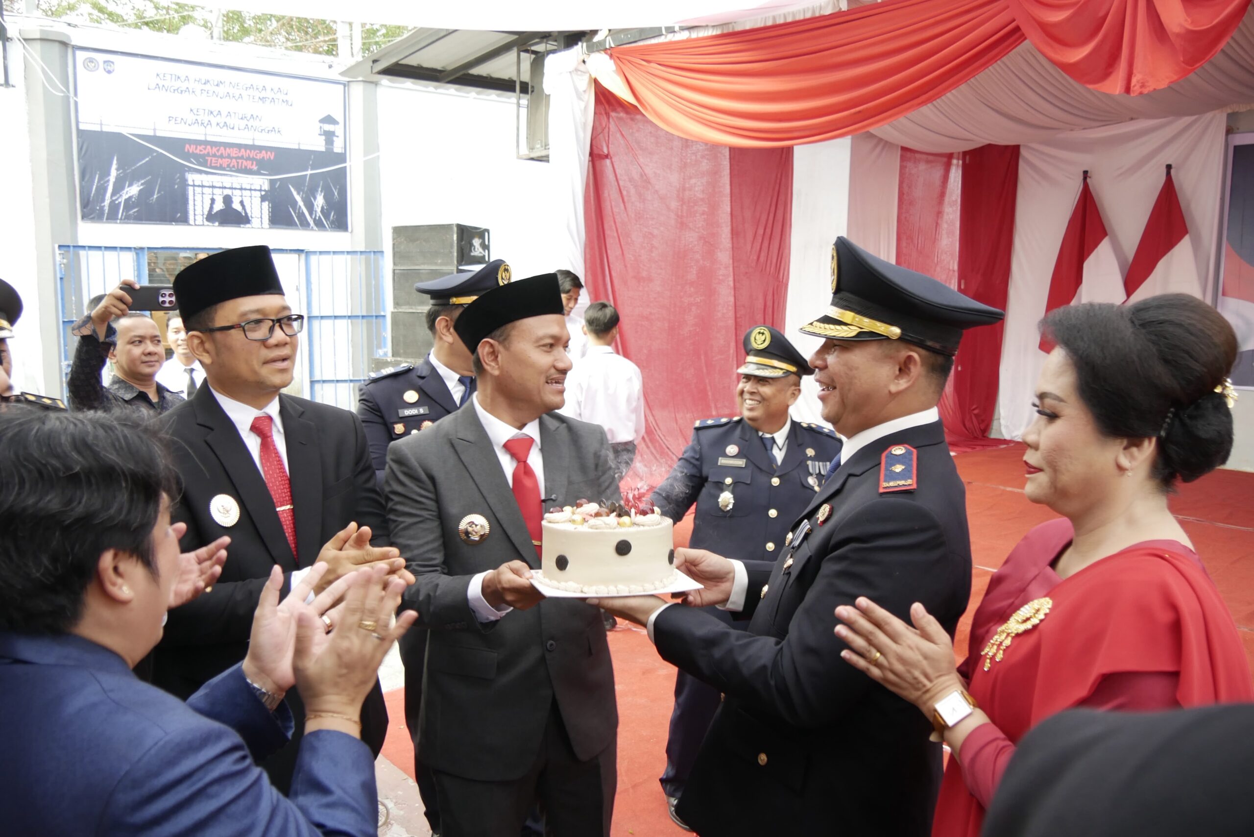 HUT-81 RI di Lapas Kelas IIB TBA, Wali Kota Tanjungbalai Serahkan Remisi untuk 638 Warga Binaan, 17 Langsung Bebas