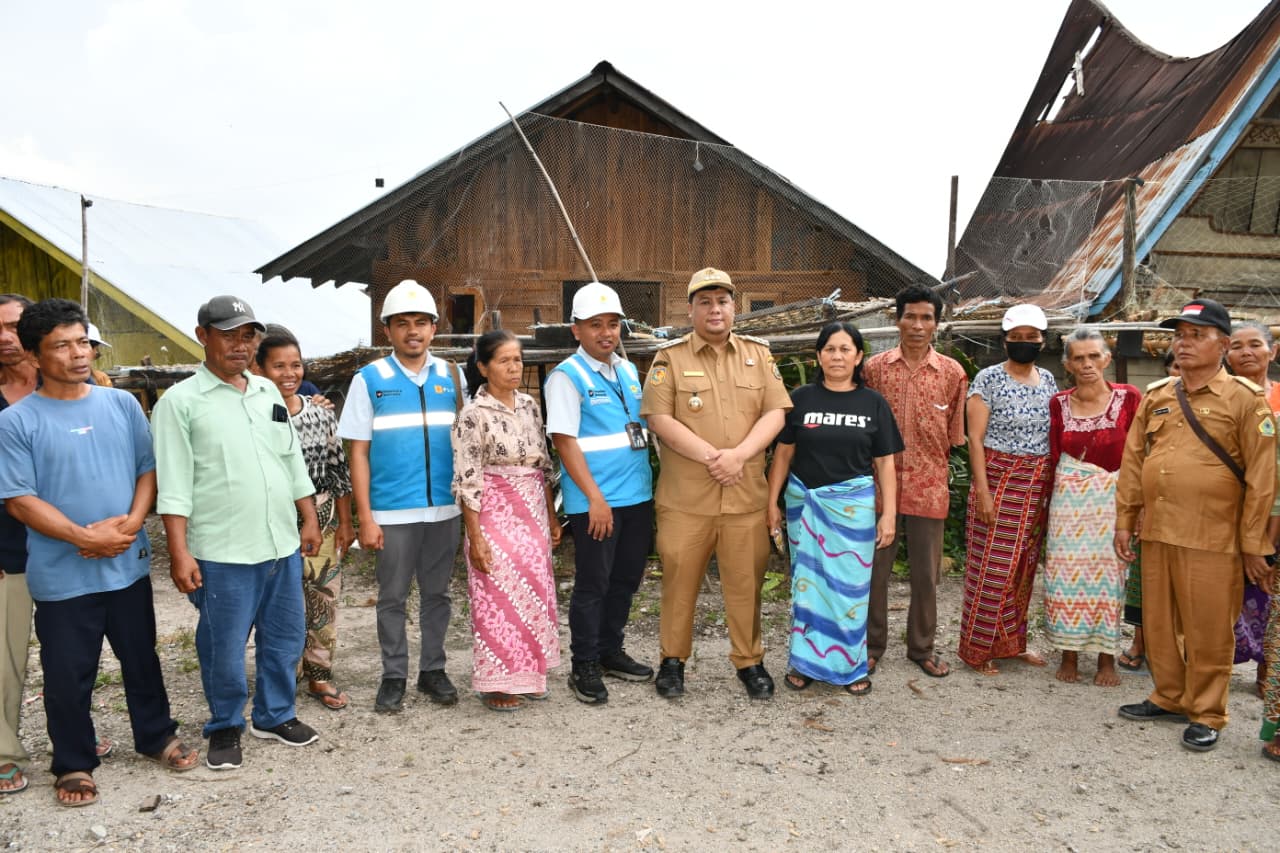Bupati Samosir Wujudkan Penantian Puluhan Tahun Warga, Pembangunan Jaringan Listrik Desa Hasinggaan Ditargetkan Rampung Sebelum Natal
