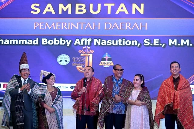 Pesta Olob-Olob GKPS Resort Medan Barat, Pj Sekdaprov Sumut Ajak Jemaat Perkuat Gotong Royong dan Kepedulian Sosial
