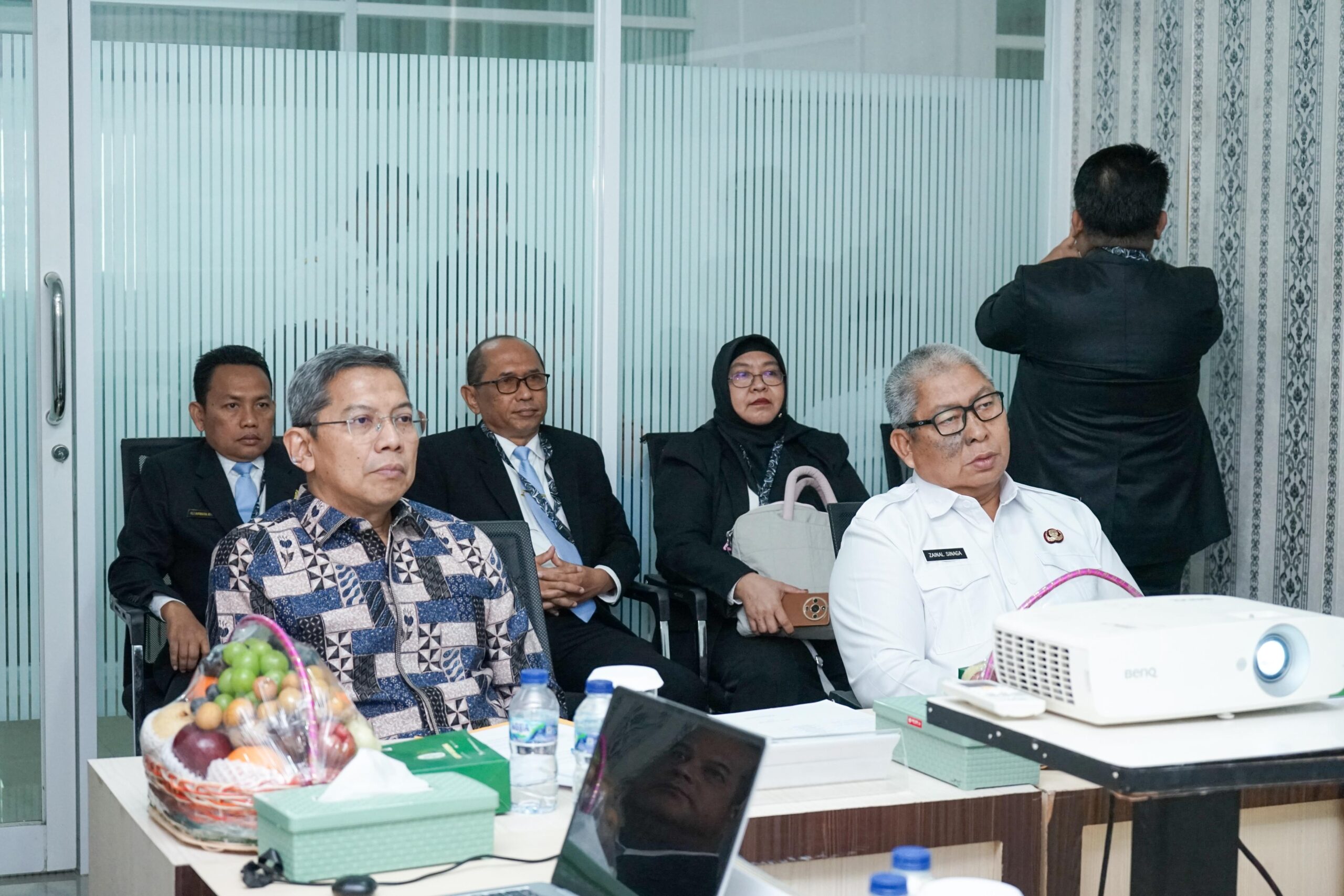 Wakajatisu Hadir Sebagai Penguji  Seminar Hasil Proyek Perubahan Pelatihan Kepemimpinan Nasional Tingkat II Di BPSDM Sumut