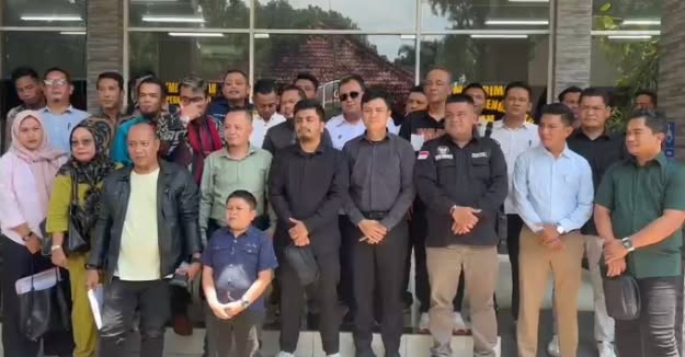 Advokat ‎Alamsyah Didampingi Puluhan Advokat Sikat Akun Facebook ‘Leo Fernando Zai’ Lewat Laporan di Polda Sumut