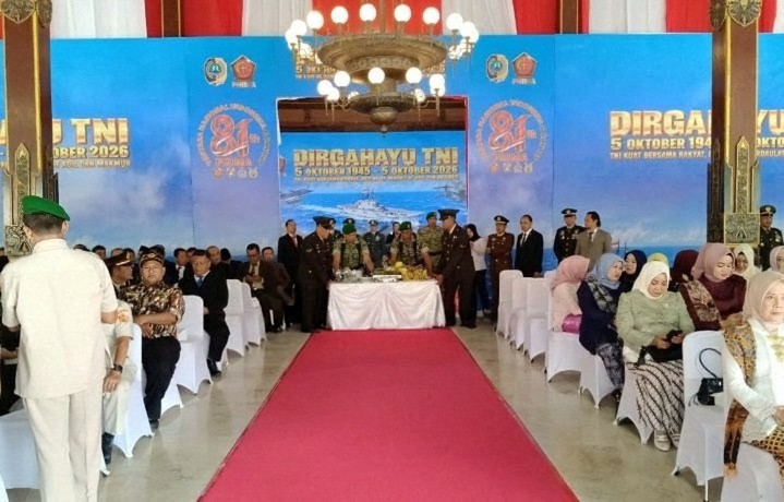 AJT Terima Penghargaan Kodim 0807 di Momen HUT TNI ke-81