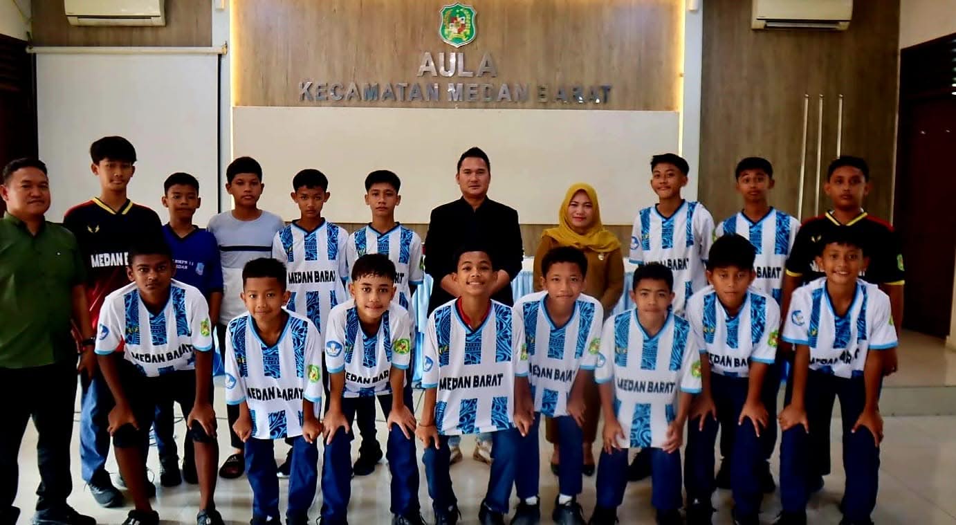 Reza Pahlevi Lubis S Kom Apresiasi Pembinaan Prestasi Pelajar Kejuaraan Sepakbola Piala Wali Kota Medan