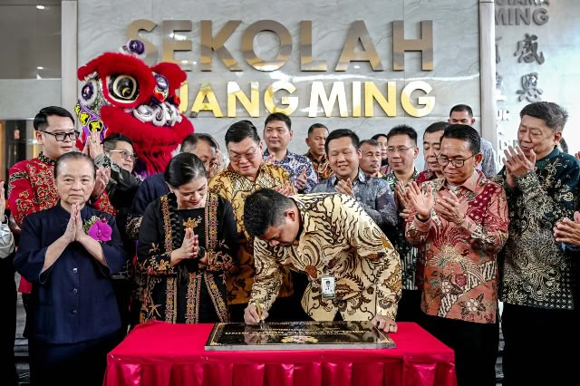 Gubsu Bobby Nasution Resmikan Sekolah Guang Ming