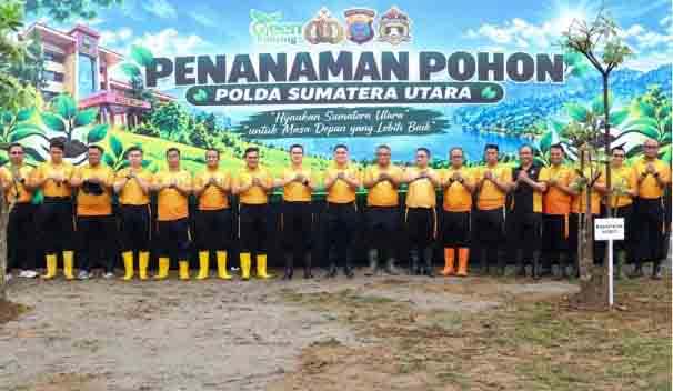 Kapolda Sumut Pimpin Penanaman Pohon di Mapolda