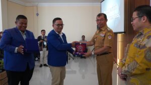 Seminar Kepemimpinan Gereja, Wabup Toba Beri Pesan Agar Gereja Menarik bagi Jemaat