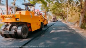 Dinas PUPR Tulungagung Kebut Pengaspalan Jalan Cuwiri–Karangrejo, Akses Vital Ekonomi Kian Mantap