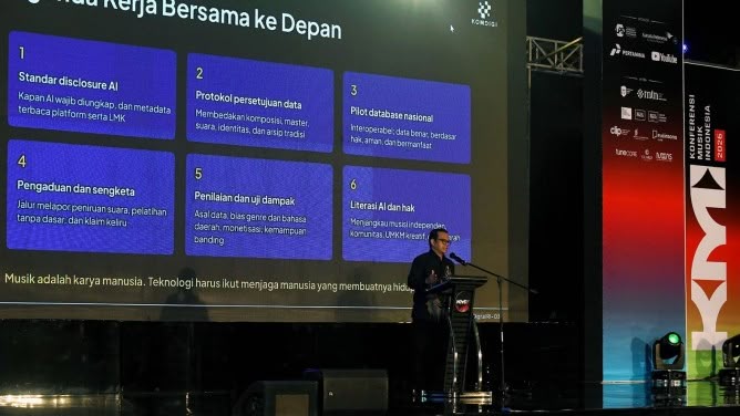 Wamenkomdigi Nezar Patria memberikan Keynote Speech dalam Acara Konferensi Media Musik Indonesia (KMI) 2026 di Hotel Claro Makassar, Sulawesi Selatan, Rabu (28/10/2026). (Foto: Ist/Aktual Online)