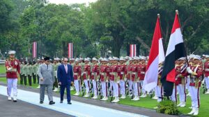 Disambut 145 Pasukan Berkuda hingga Reog, Presiden Mesir Abdel Fattah El-Sisi Tiba di Istana Merdeka