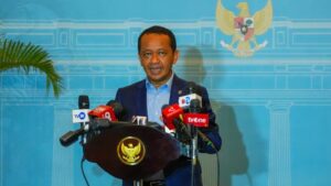 ICP Tembus USD 106 per Barel, Menko Bahlil Garansi Cadangan BBM Aman dan Pacu Hilirisasi Baterai EV