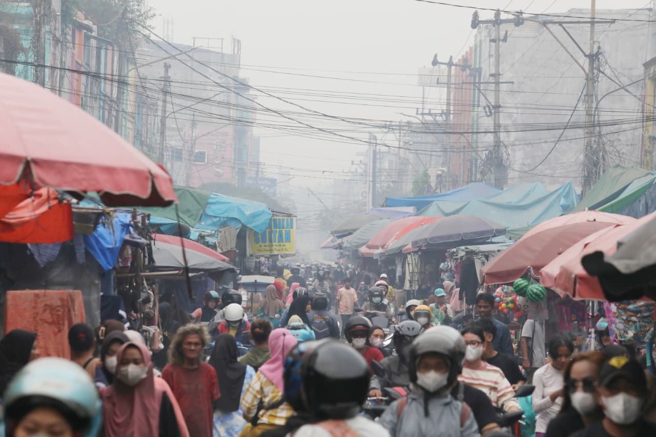 Palembang Dikepung Kabut Asap Pekat, Penerbangan Sempat Lumpuh dan Jarak Pandang Sisa 400 Meter