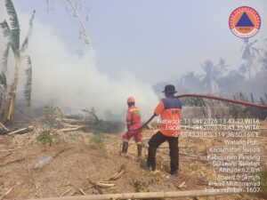 Satu Wilayah Terpanggang Karhutla, Daerah Lain Diterjang Banjir: Anomali Cuaca Ekstrem Terjang Indonesia