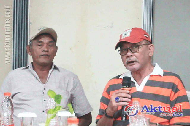 Hardjito (kanan) selaku Penasehat Kelompok Perjuangan Desa Dalu X-A Tanjung Morawa.(Foto: dok. Aktual Online)